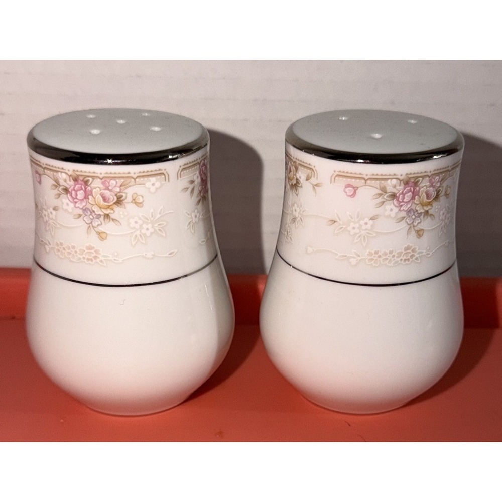 Vintage Royal Prestige Salt and Pepper Shaker Set Chelsea Cottagecore Decor